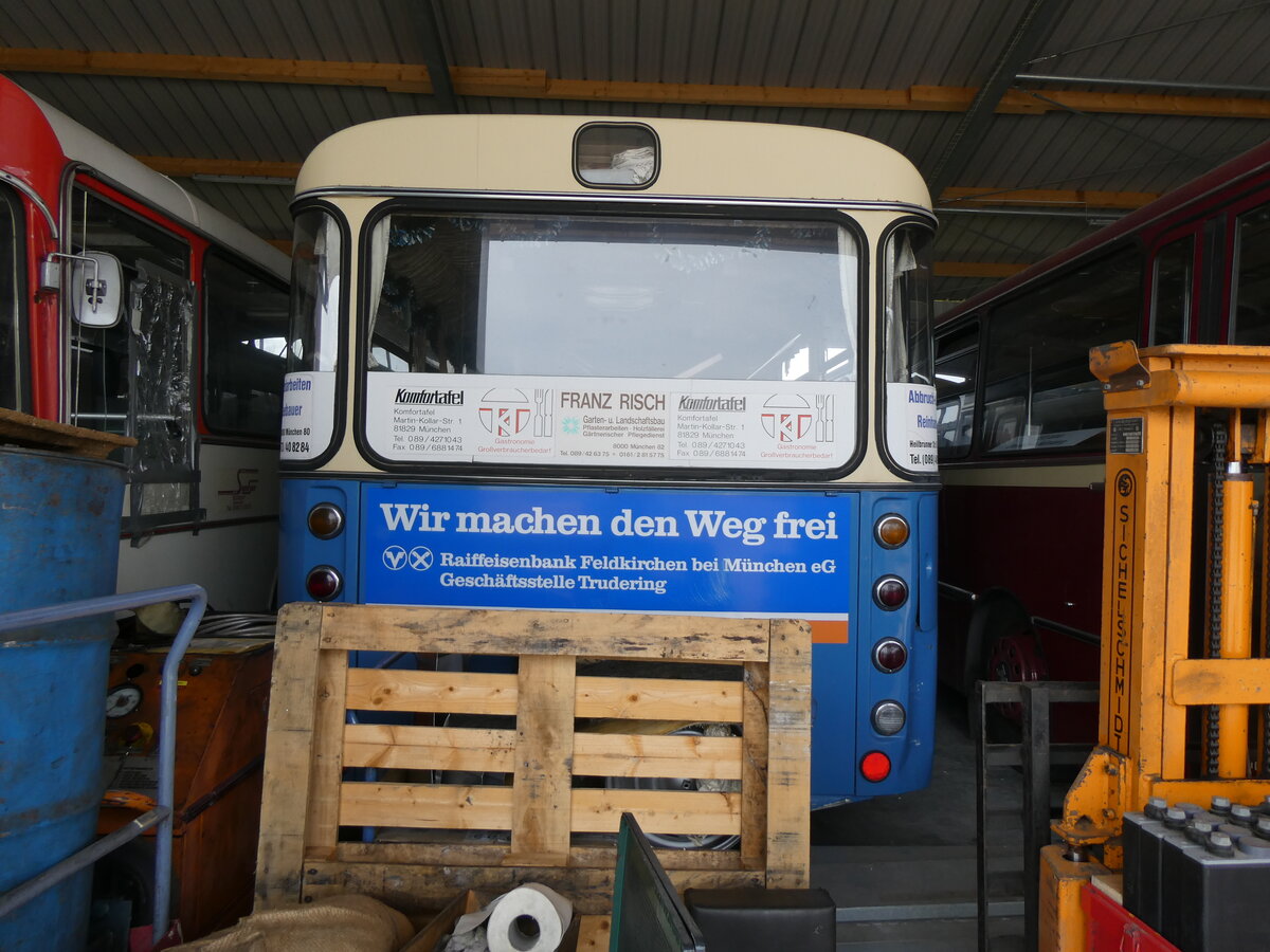 (261'338) - OCM, M�nchen - M-TV 2627 - MAN am 14. April 2024 in Grossk�llnbach, Lager