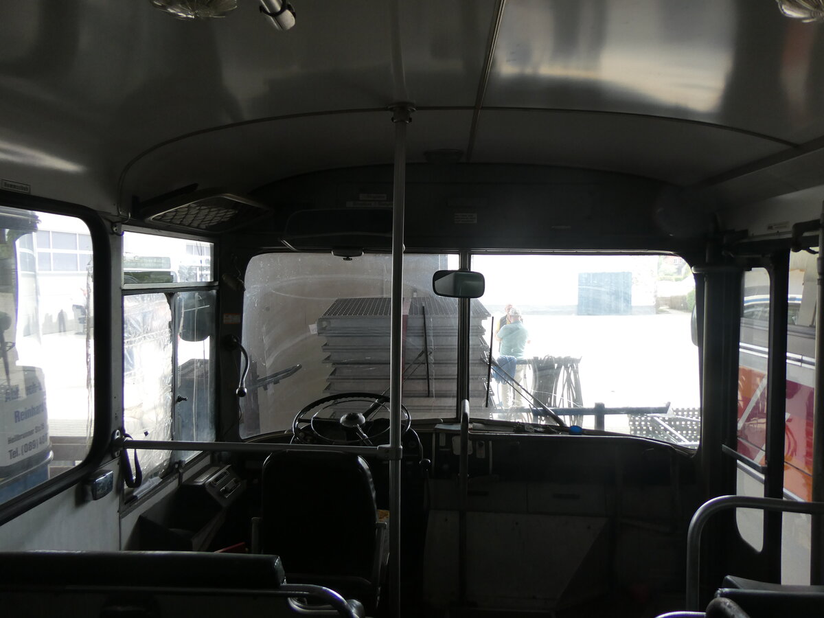 (261'339) - Sumser, M�hldorf (OCM) - Mercedes/Ludewig Anderthalbdecker (ex Zartmann, Neckarsulm) am 14. April 2024 in Grossk�llnbach, Lager OCM (Innenaufnahme)