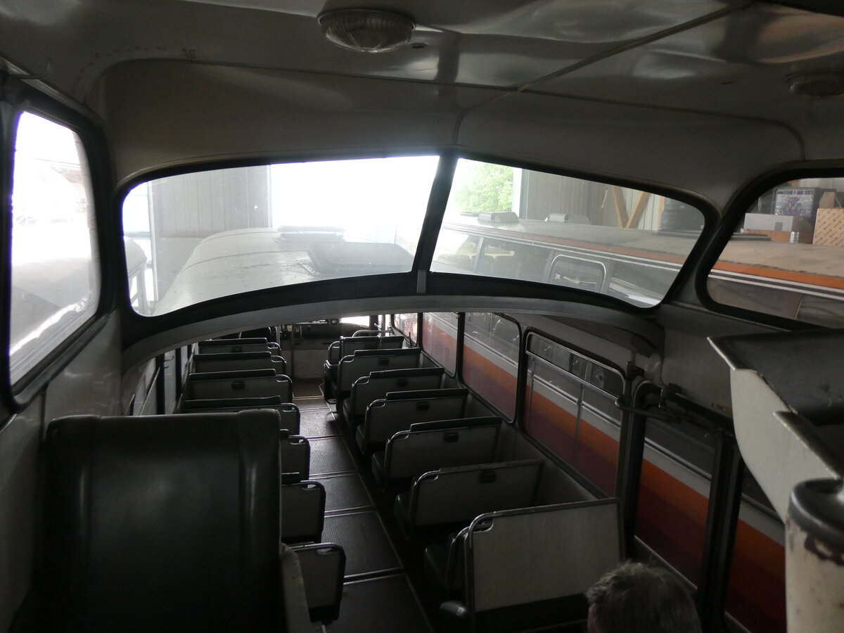 (261'344) - Sumser, M�hldorf (OCM) - Mercedes/Ludewig Anderthalbdecker (ex Zartmann, Neckarsulm) am 14. April 2024 in Grossk�llnbach, Lager OCM (Innenaufnahme)