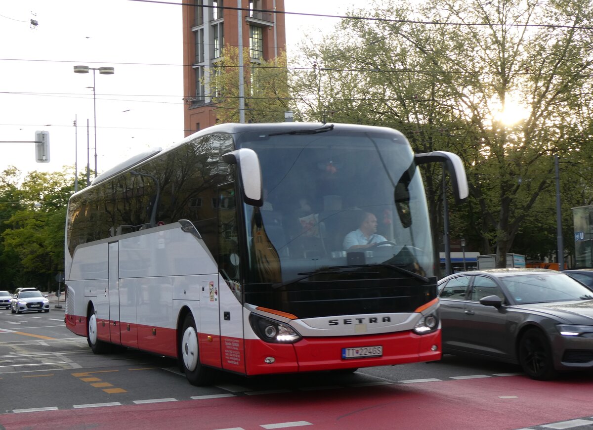 (261'430) - Aus der Slowakei: Bohdan, Trnava - TT-224GS - Setra am 14. April 2024 in M�nchen, Sendlinger Tor