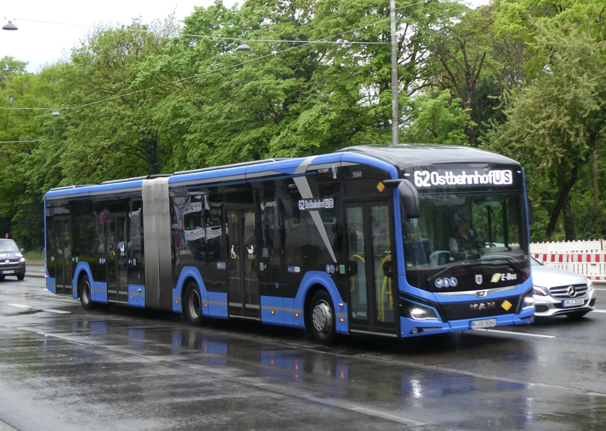 (261'448) - MVG M�nchen - Nr. 5060/M-VG 5060 - MAN am 15. April 2024 in M�nchen, Sendlinger Tor