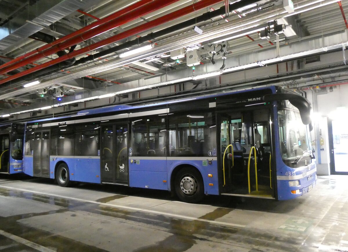 (261'484) - MVG M�nchen - Nr. 4331/M-VG 4331 - MAN am 15. April 2024 in Moosach, Betriebshof