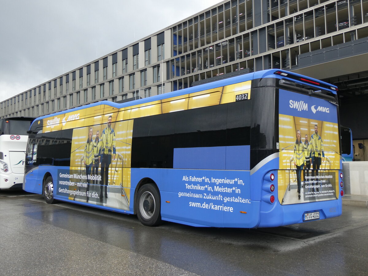 (261'497) - MVG M�nchen - Nr. 4032/M-VG 4032 - eEbusco am 15. April 2024 in Moosach, Betriebshof