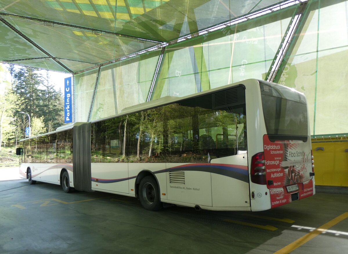 (261'516) - Twerenbold, Baden - Nr. 16/AG 393'128/PID 5704 - Mercedes am 15. April 2024 in R�tihof, Carterminal