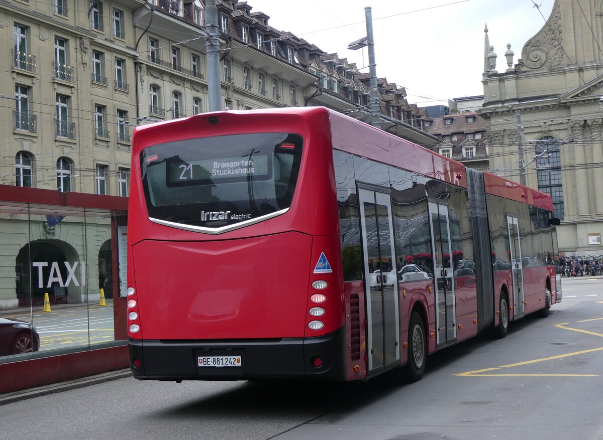(261'687) - Bernmobil, Bern - Nr. 242/BE 881'242 - eIrizar am 23. April 2024 beim Bahnhof Bern