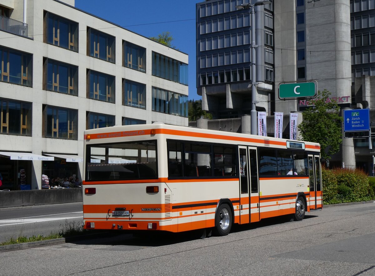 (261'741) - BSF Hochdorf - Nr. 11/LU 151'690 - Neoplan (ex M�der, Schwanden) am 27. April 2024 beim Bahnhof Brugg