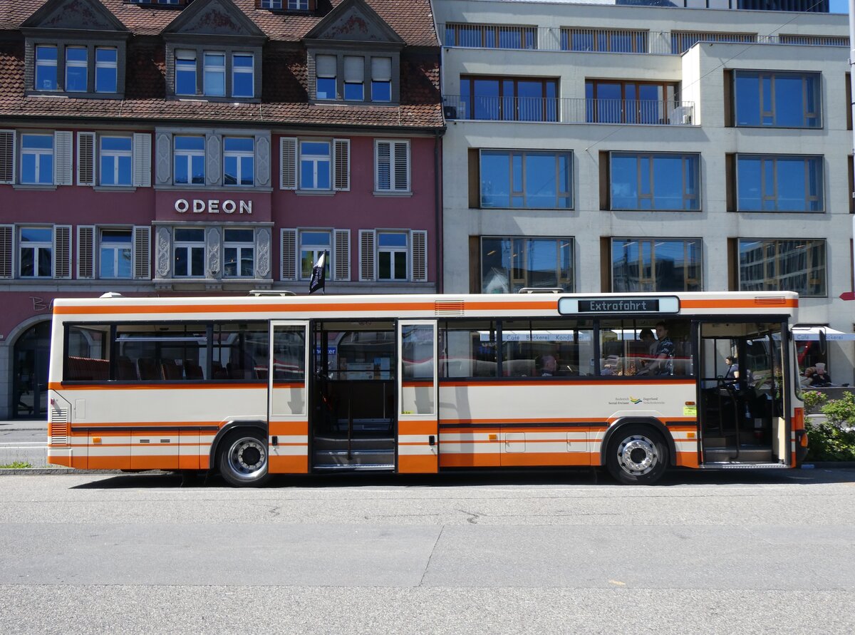 (261'765) - BSF Hochdorf - Nr. 11/LU 151'690 - Neoplan (ex M�der, Schwanden) am 27. April 2024 beim Bahnhof Brugg