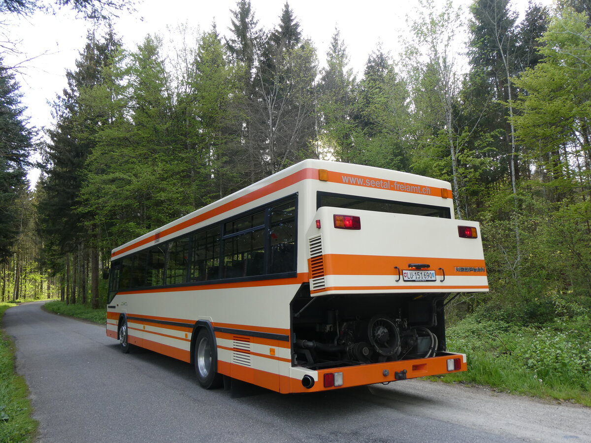 (261'777) - BSF Hochdorf - Nr. 11/LU 151'690 - Neoplan (ex M�der, Schwanden) am 27. April 2024 in Wohlen, Alte Bremgartenstrasse