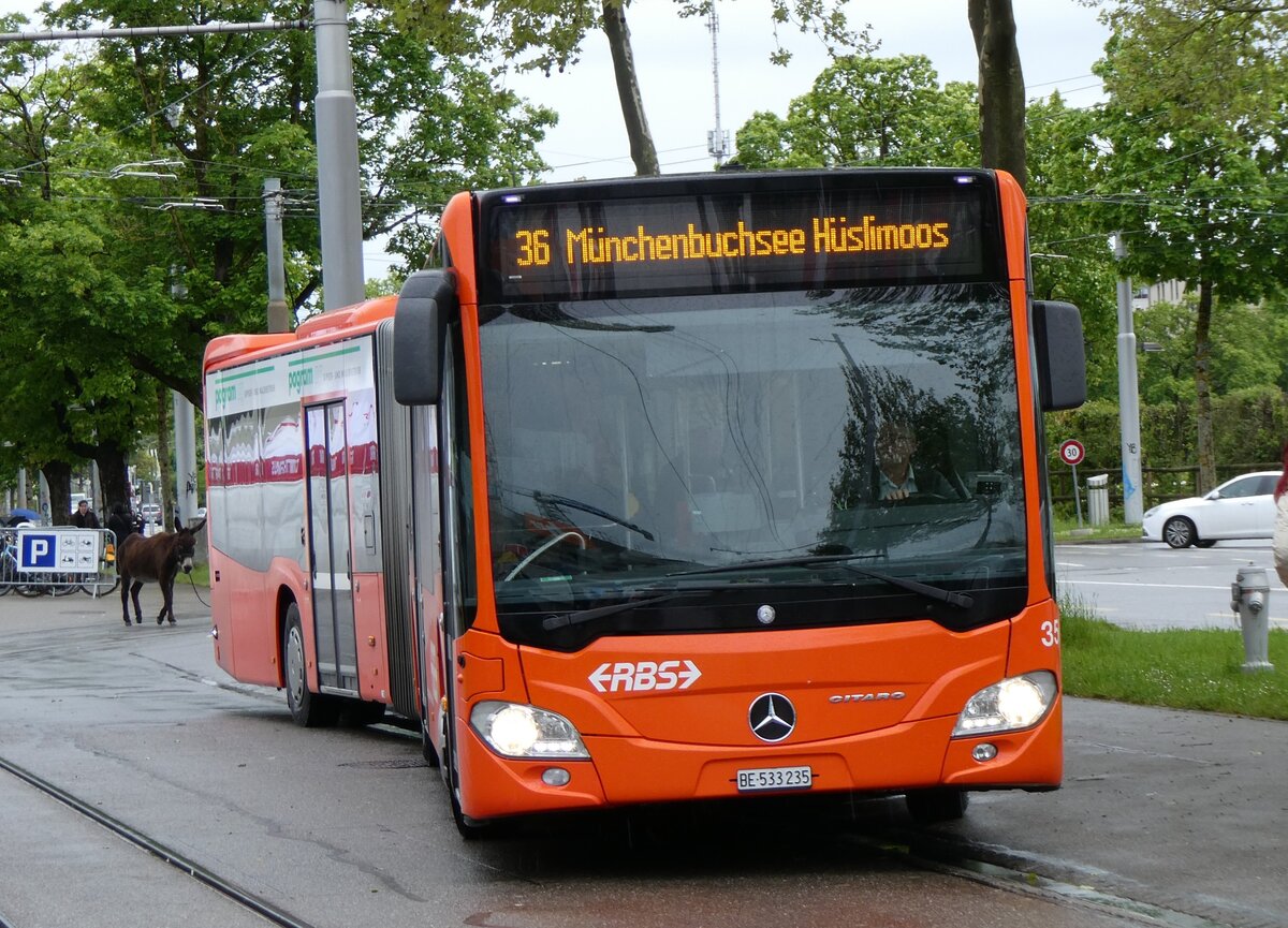 (262'198) - RBS Worblaufen - Nr. 35/BE 533'235 - Mercedes am 6. Mai 2024 in Bern, Guisanplatz