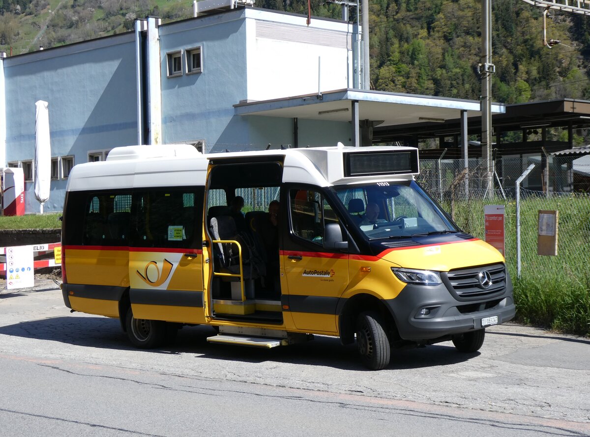 (262'238) - Marchetti, Airolo - TI 183'247/PID 11'513 - Mercedes am 10. Mai 2024 beim Bahnhof Ambr�-Piotta