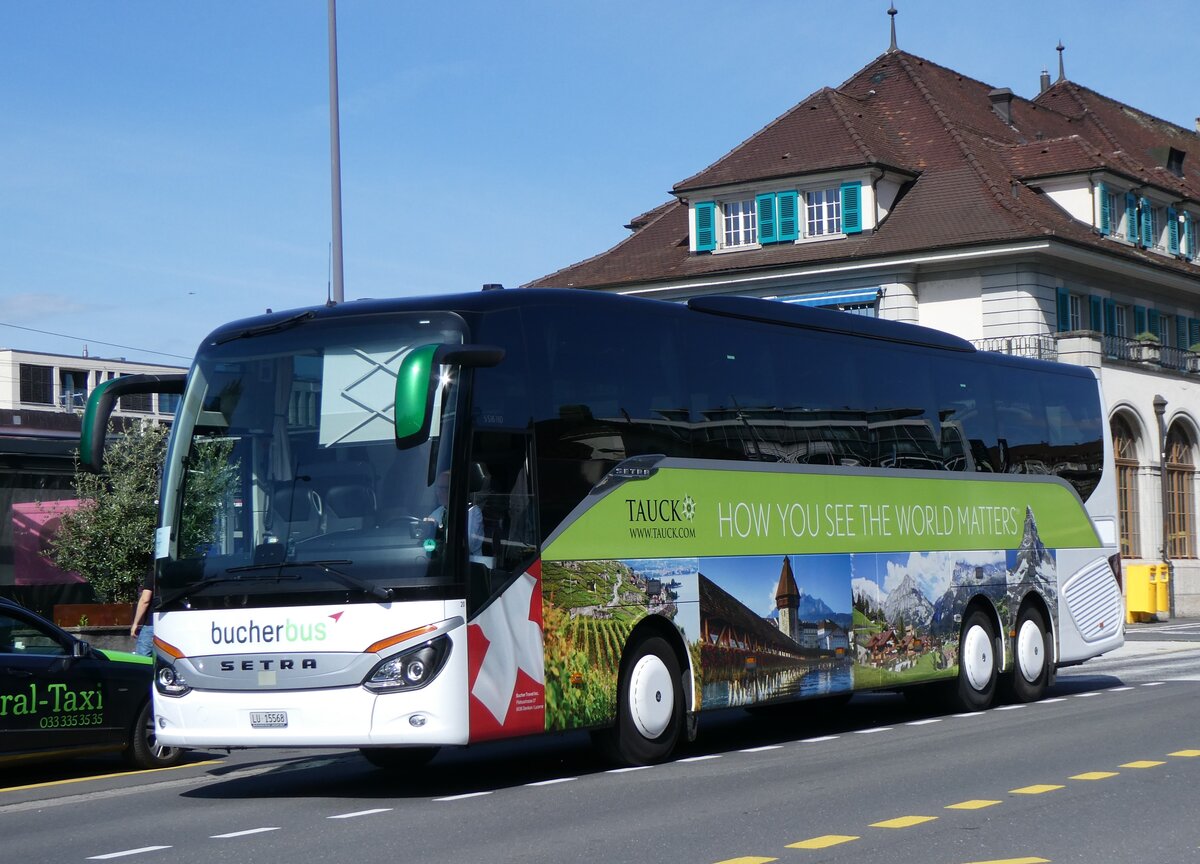 (262'347) - Bucher, Dierikon - Nr. 20/LU 15'568 - Setra am 14. Mai 2024 beim Bahnhof Thun