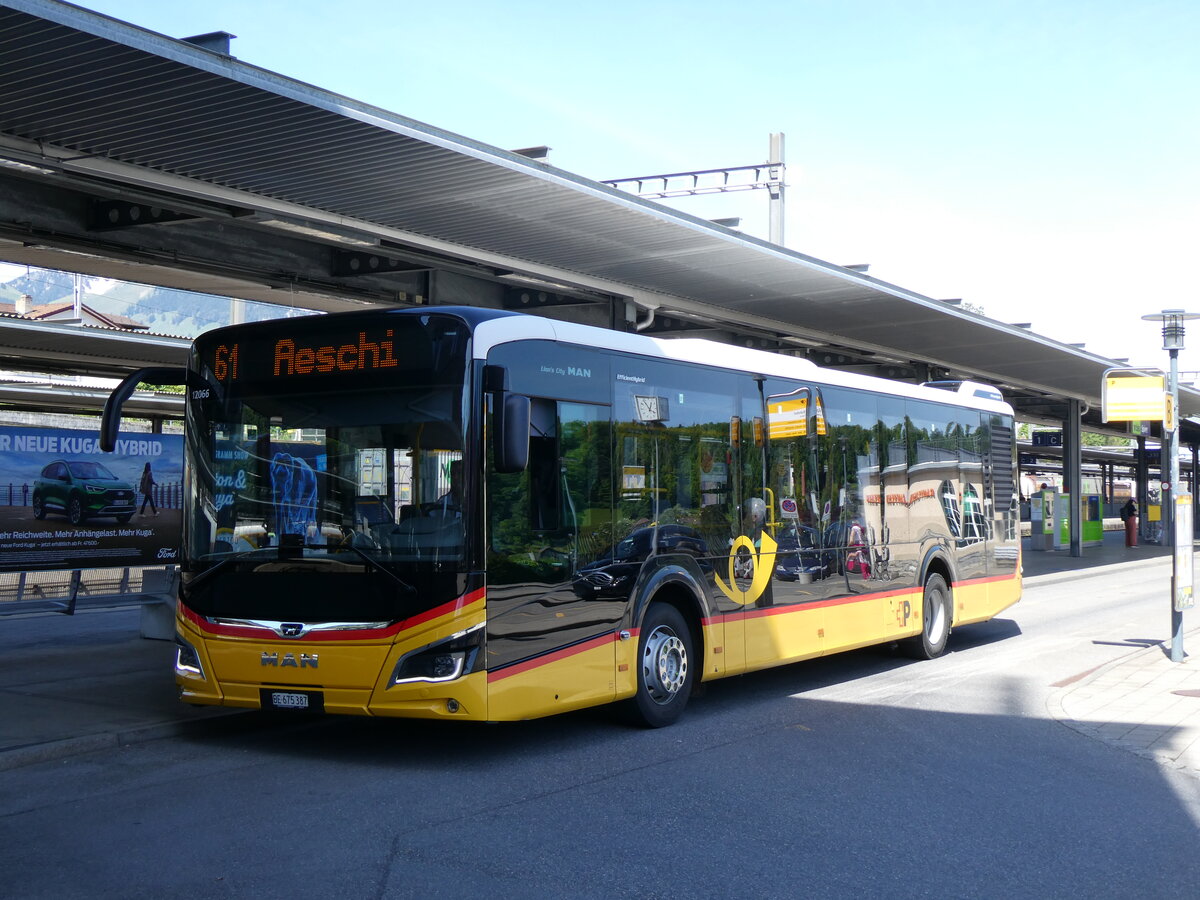 (262'354) - PostAuto Bern - BE 675'387/PID 12'066 - MAN am 14. Mai 2024 beim Bahnhof Spiez 