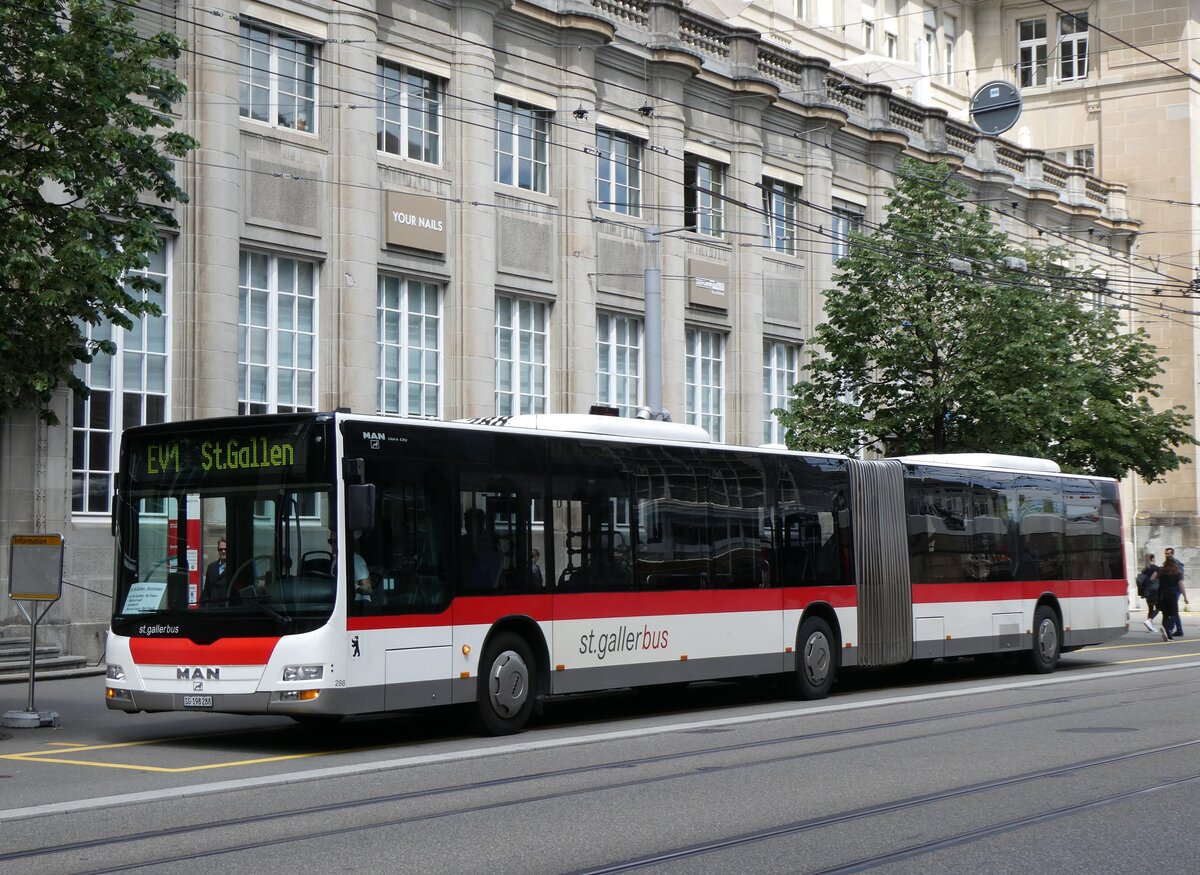 (262'877) - St. Gallerbus, St. Gallen - Nr. 288/SG 198'288 - MAN am 24. Mai 2024 beim Bahnhof St. Gallen