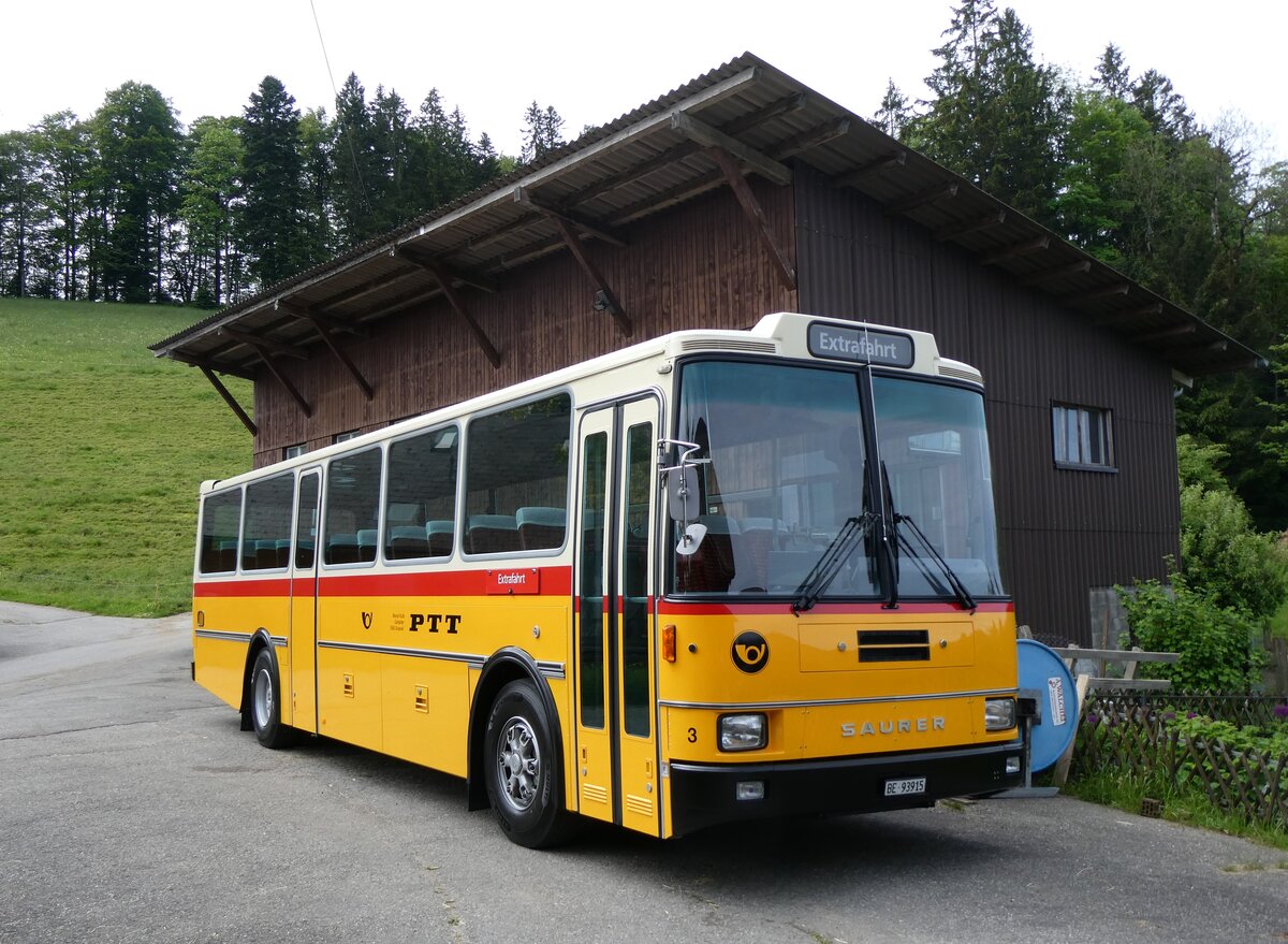 (263'171) - Kolb, Grasswil - Nr. 3/BE 93'915 - Saurer/R&J (ex Schmocker, Stechelberg Nr. 3/PID 2409; ex Schmocker, Stechelberg Nr. 1; ex Gertsch, Stechelberg Nr. 1) am 26. Mai 2024 in D�rrenroth, Horn