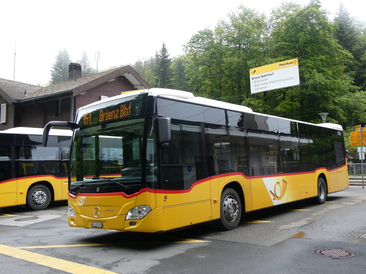 (263'202) - Fl�ck, Brienz - Nr. 1/BE 482'299/PID 11'682 - Mercedes (ex PostAuto Bern BE 403'166; ex PostAuto Bern BE 653'384) am 28. Mai 2024 auf dem Br�nigpass