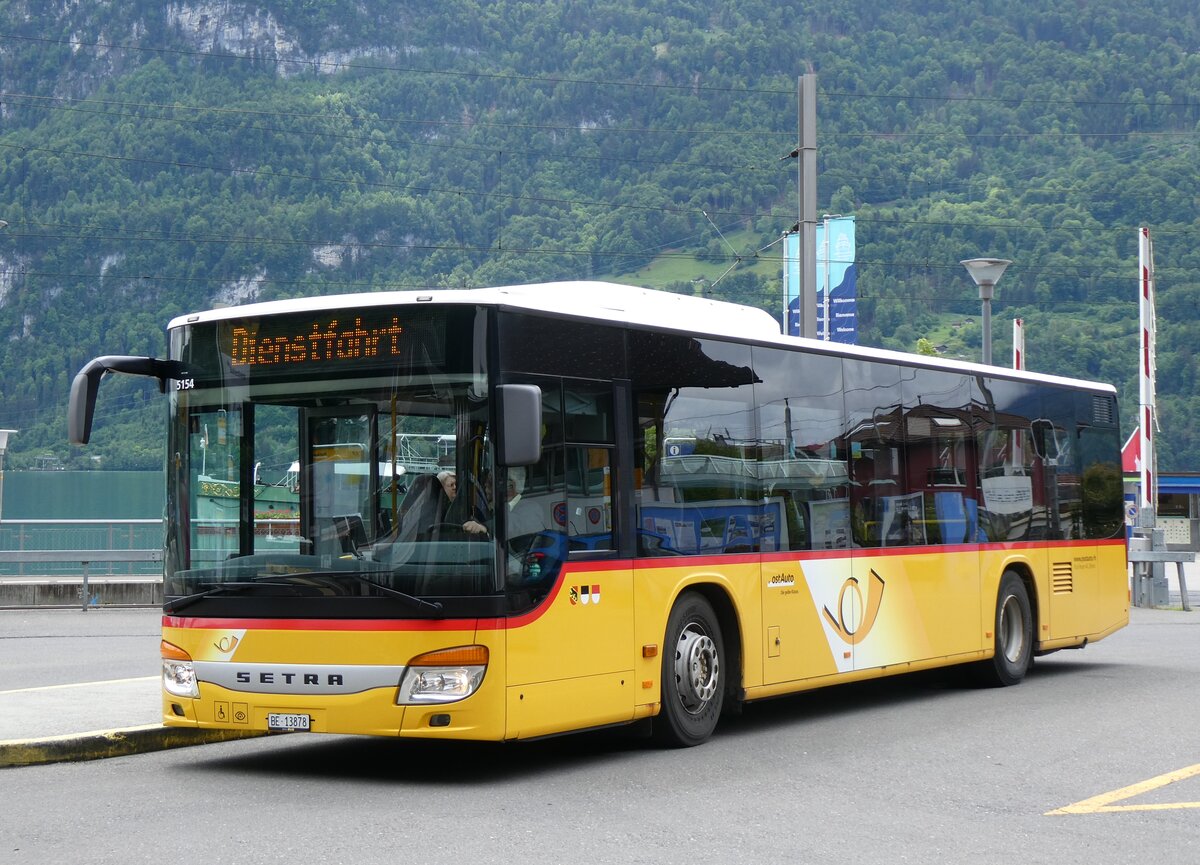 (263'238) - Fl�ck, Brienz - Nr. 0/BE 13'878/PID 5154 - Setra am 28. Mai 2024 beim Bahnhof Brienz