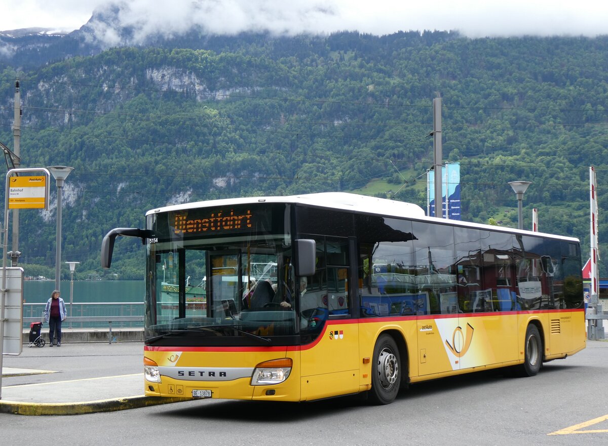 (263'239) - Fl�ck, Brienz - Nr. 0/BE 13'878/PID 5154 - Setra am 28. Mai 2024 beim Bahnhof Brienz