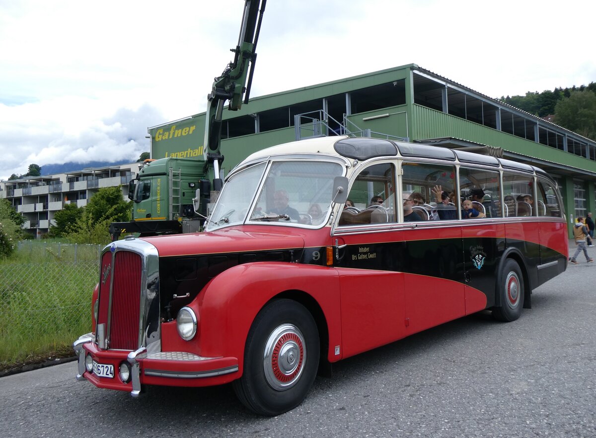 (263'330) - Gafner, Gwatt - Nr. 9/BE 26'724 - Saurer/R&J (ex ASKA Aeschi Nr. 9) am 1. Juni 2024 in Gwatt, Garage