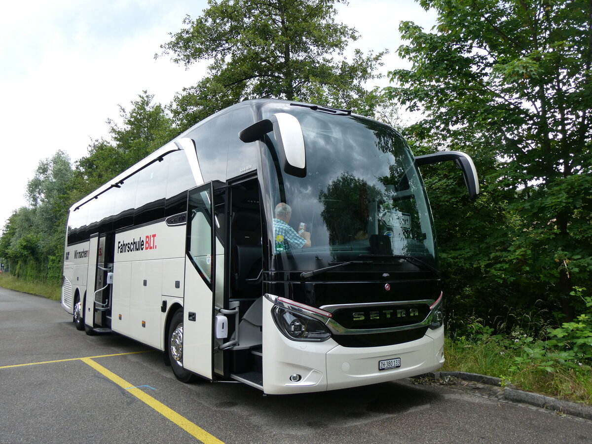 (263'468) - Daimler Buses, Winterthur - ZH 380'133 - Setra am 8. Juni 2024 in Oberwil, BLT-Depot H�slimatt (Einsatz BLT)