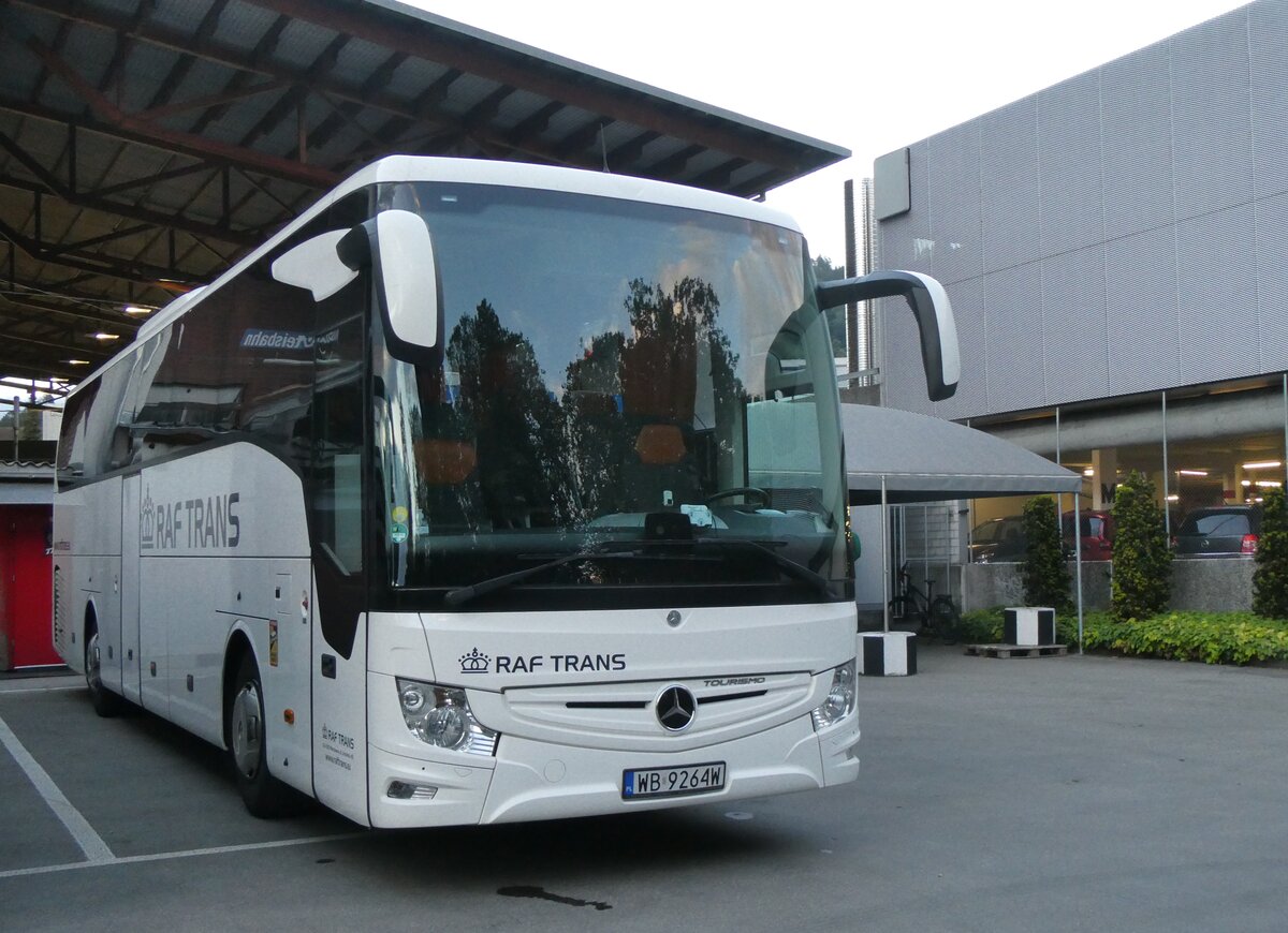 (263'648) - Aus Polen: Raf Trans, Warszawa - WB 9264W - Mercedes am 10. Juni 2024 in Thun, Grabengut