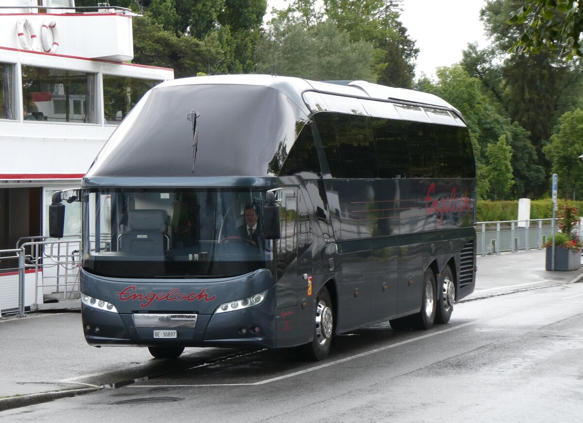 (263'688) - Engeloch, Riggisberg - BE 30'897 - Neoplan am 15. Juni 2024 bei der Schiffl�ndte Thun