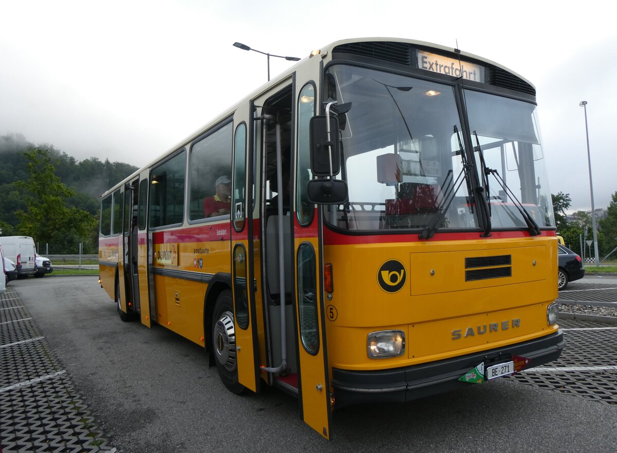 (263'853) - Bachmann, Nieder�nz - Nr. 5/BE 271 - Saurer/T�scher (ex W�thrich, Ursenbach; ex Sch�rch, Gutenburg Nr. 5; ex Engeloch, Riggisberg Nr. 5/PID 3309; ex P 25'668) am 22. Juni 2024 in Rothrist, Coop-Tankstelle
