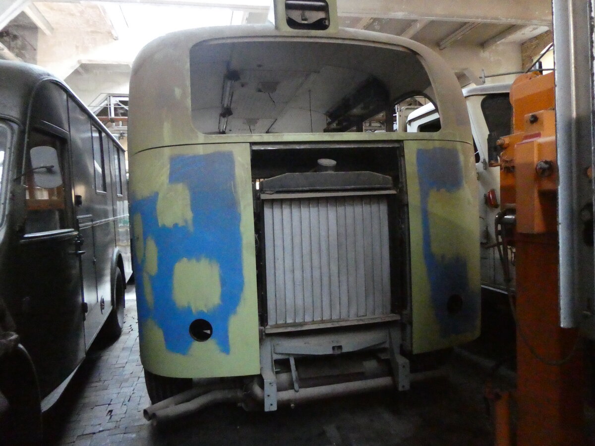 (264'039) - VBZ Z�rich (OCS) - Nr. 553 - Saurer/Saurer (ex Nr. 201) am 27. Juni 2024 in Arbon, Saurermuseum Depot (1. Gelenkautobus der Schweiz!)