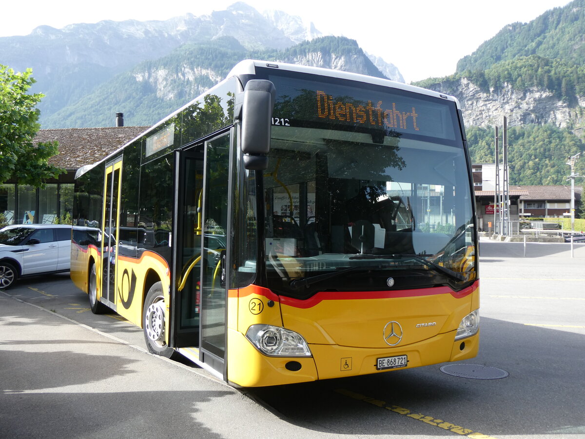 (264'076) - Fl�ck, Brienz - Nr. 21/BE 868'721/PID 11'212 - Mercedes am 29. Juni 2024 in Meiringen, Postautostation