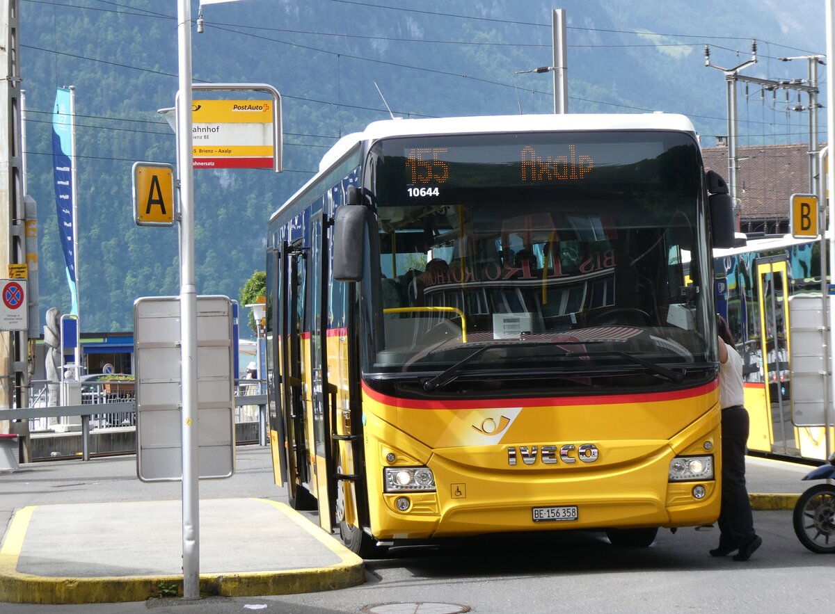 (264'085) - Fl�ck, Brienz - Nr. 9/BE 156'358/PID 10'644 - Iveco am 29. Juni 2024 beim Bahnhof Brienz