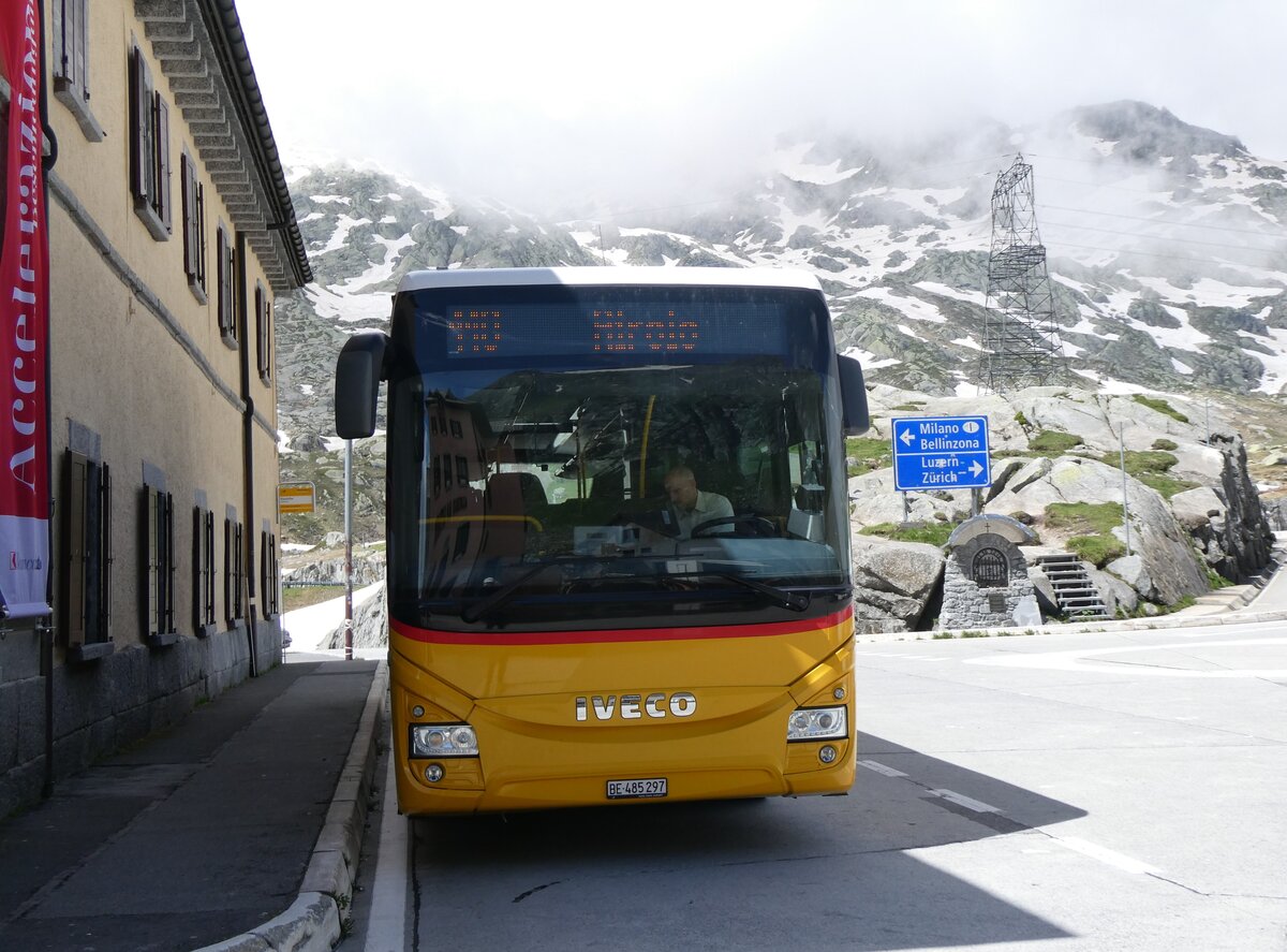 (264'266) - PostAuto Bern - Nr. 88/BE 487'297/PID 10'953 - Iveco am 2. Juli 2024 in Gotthard, Passh�he