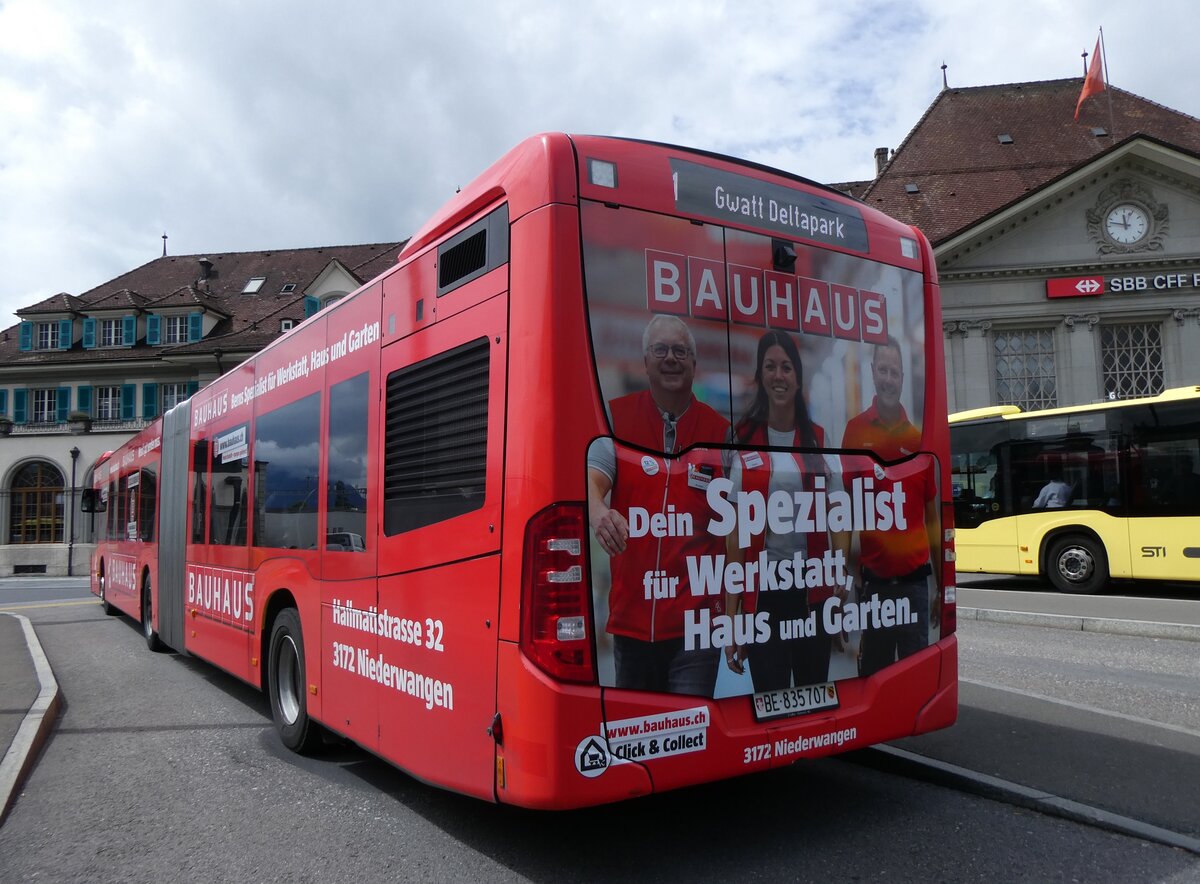 (264'314) - STI Thun - Nr. 707/BE 835'707 - Mercedes am 3. Juli 2024 beim Bahnhof Thun