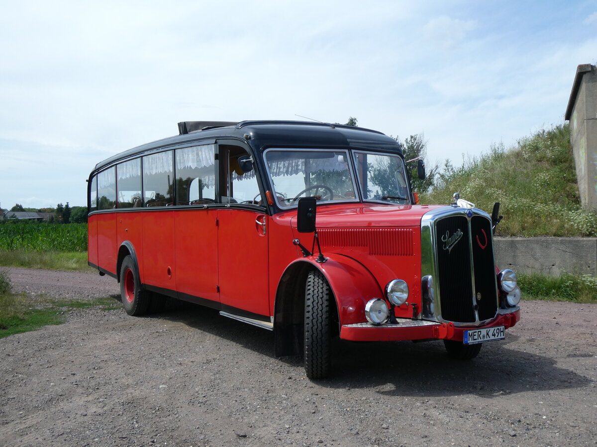 (264'613) - Raab, Bad D�rrenberg - MER-K 49H - Saurer/Saurer (ex VDZ/Landerlebniswelt, Bad D�rrenberg; ex Fankhauser, CH-Arzier; ex AFA Adelboden/CH Nr. 15; ex P 23'052; ex P 2076) am 10. Juli 2024 in Kreypau, Unvollendete Br�cke