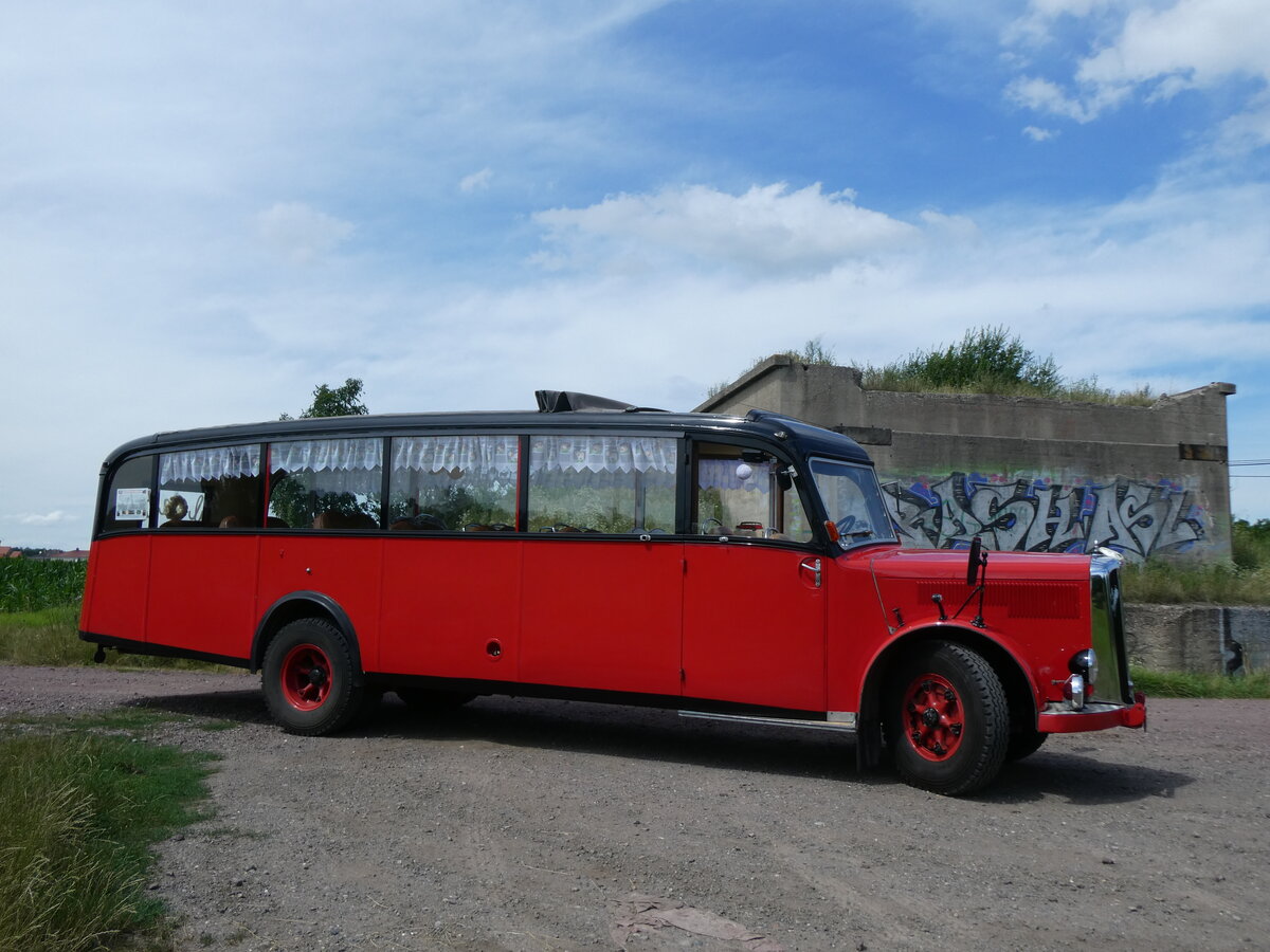 (264'614) - Raab, Bad D�rrenberg - MER-K 49H - Saurer/Saurer (ex VDZ/Landerlebniswelt, Bad D�rrenberg; ex Fankhauser, CH-Arzier; ex AFa Adelboden/CH Nr. 15; ex P 23'052; ex P 2076) am 10. Juli 2024 in Kreypau, Unvollendete Br�cke