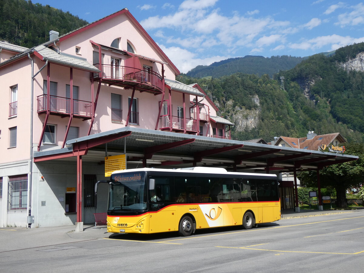 (265'058) - Fl�ck, Brienz - Nr. 29/BE 868'729/PID 11'831 - Iveco am 27. Juli 2024 in Meiringen, Postautostation