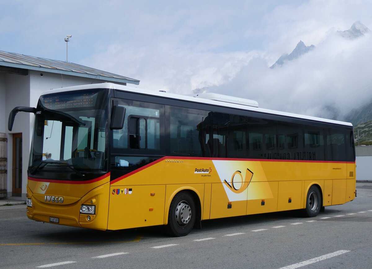 (265'149) - PostAuto Bern - BE 487'695/PID 10'952 - Iveco am 28. Juli 2024 in Grimsel, Passh�he