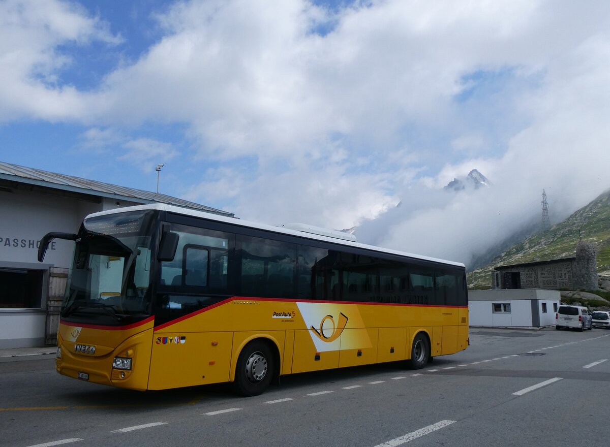 (265'152) - PostAuto Bern - BE 487'695/PID 10'952 - Iveco am 28. Juli 2024 in Grimsel, Passh�he