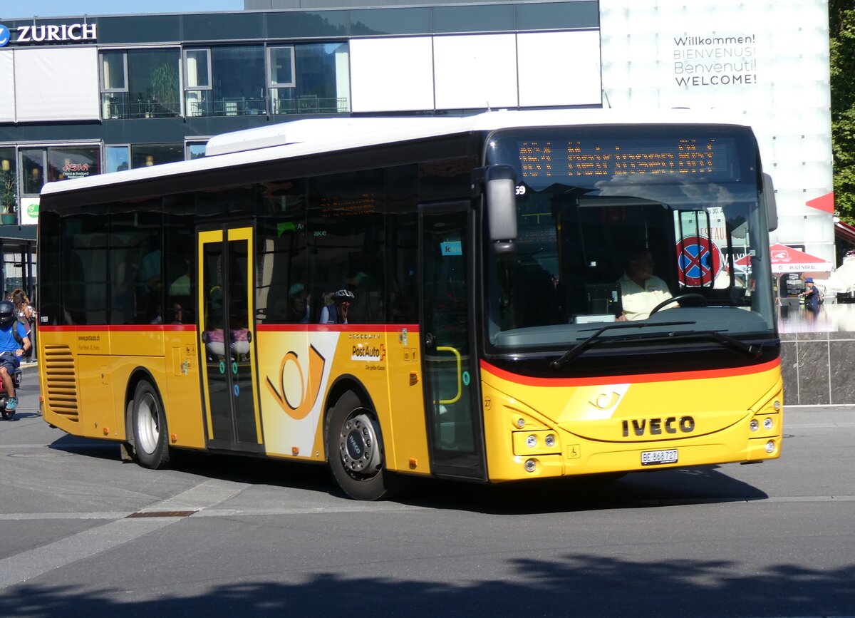 (265'640) - Fl�ck, Brienz - Nr. 27/BE 868'727/PID 11'669 - Iveco am 13. August 2024 beim Bahnhof Interlaken Ost