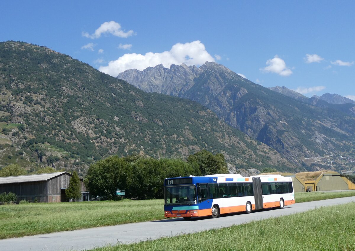 (265'727) - Ruffiner, Turtmann - VS 491'390 - Volvo (ex Globe-Limo, Gen�ve Nr. 354; ex TPG Gen�ve Nr. 354) am 16. August 2024 in Turtmann, Flugplatz