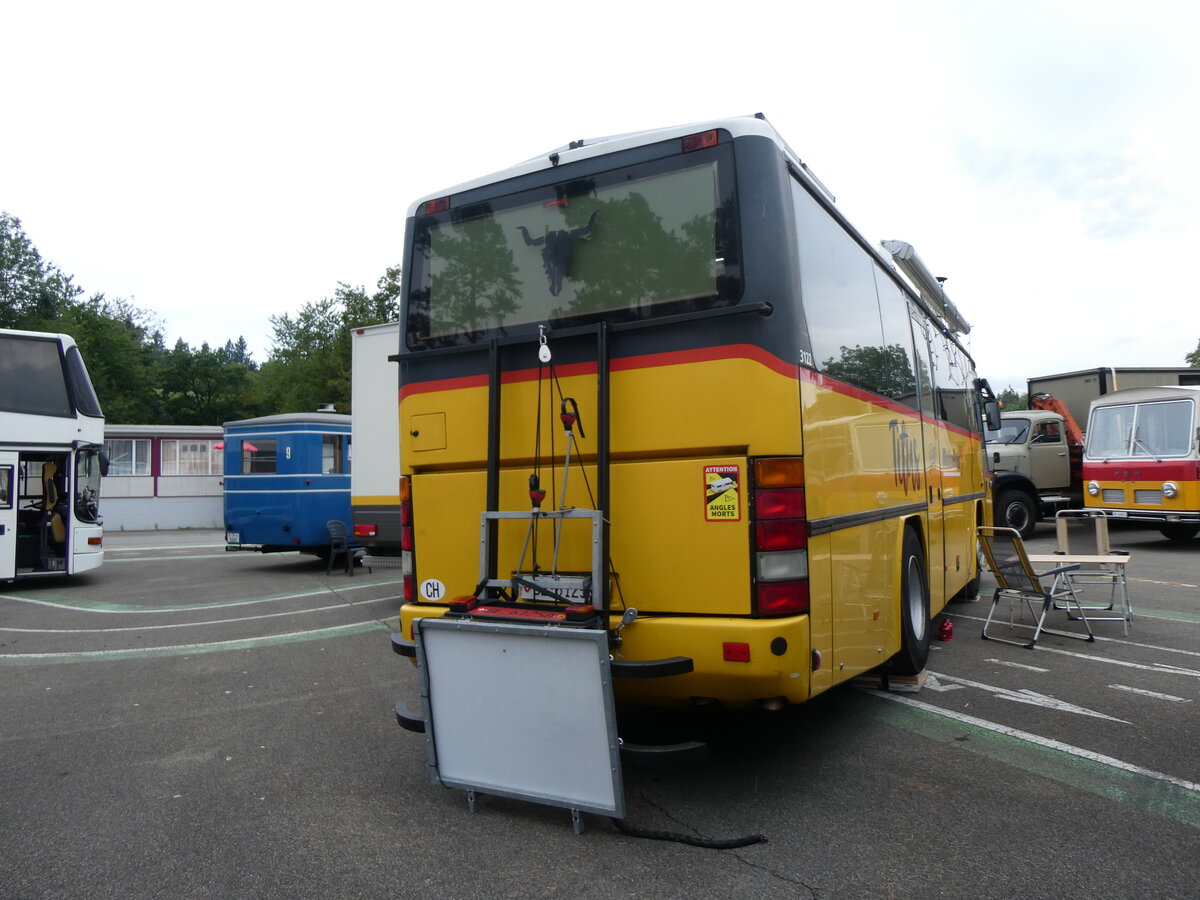 (265'846) - L�thi, Kr�iligen - Nr. 1/BE 61'250 - Neoplan (ex Autopostale, Croglio PID 3122) am 17. August 2024 in Neuhausen, Langriet