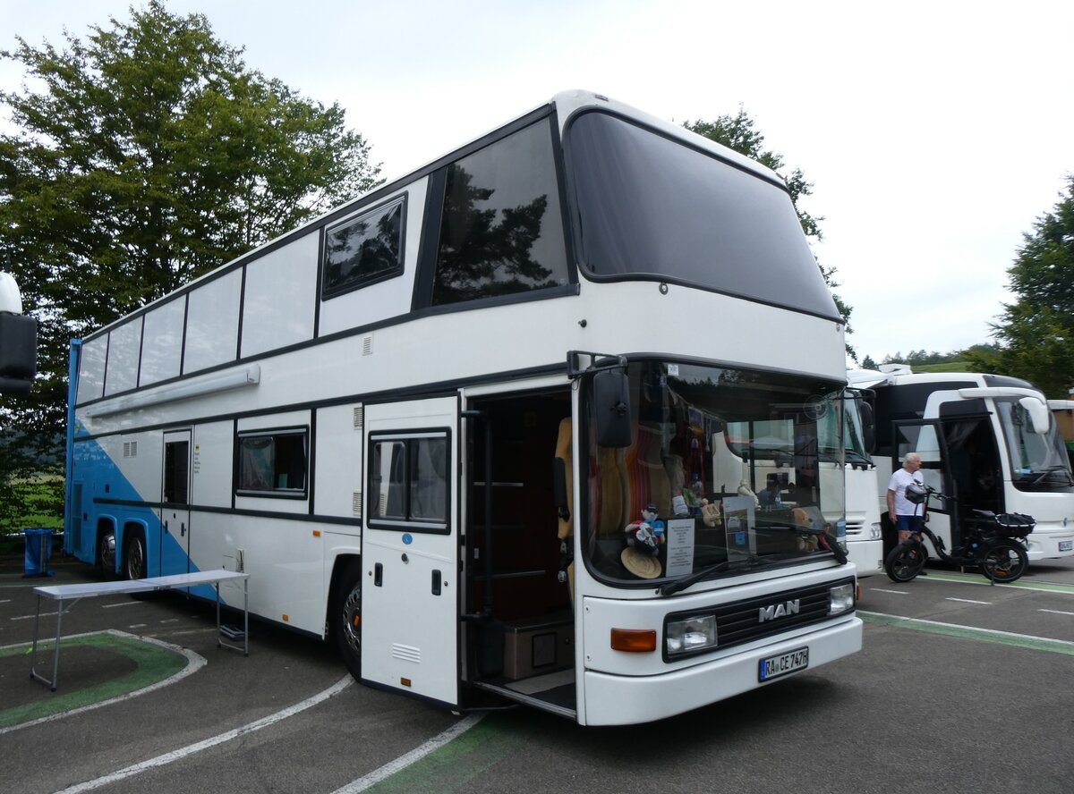 (265'849) - Aus Deutschland: Dreher, Gaggenau - RA-CE 747H - MAN/G�bel am 17. August 2024 in Neuhausen, Langriet