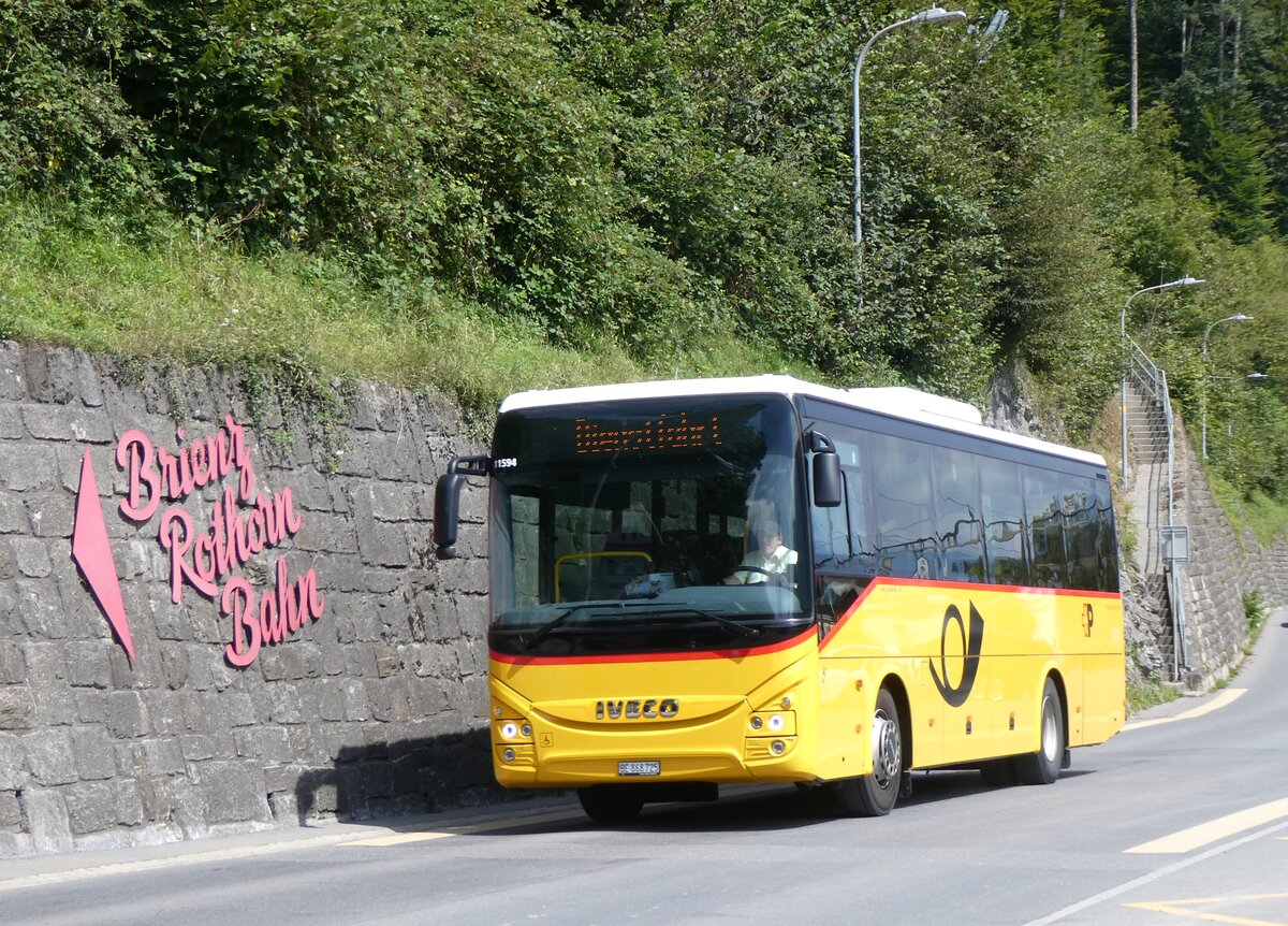 (265'986) - Fl�ck, Brienz - Nr. 25/BE 868'725 - Iveco am 19. August 2024 beim Bahnhof Brienz