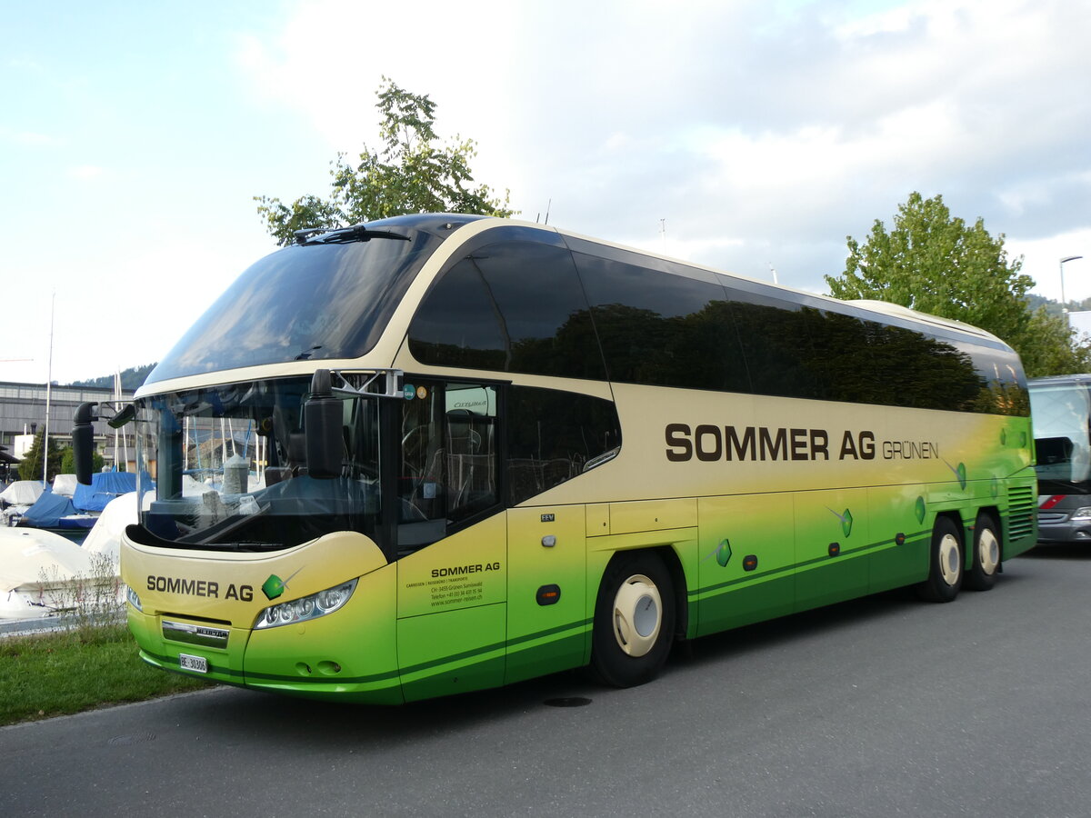 (266'088) - Sommer, Gr�nen - BE 30'306 - Neoplan am 20. August 2024 in Thun, Strandbad