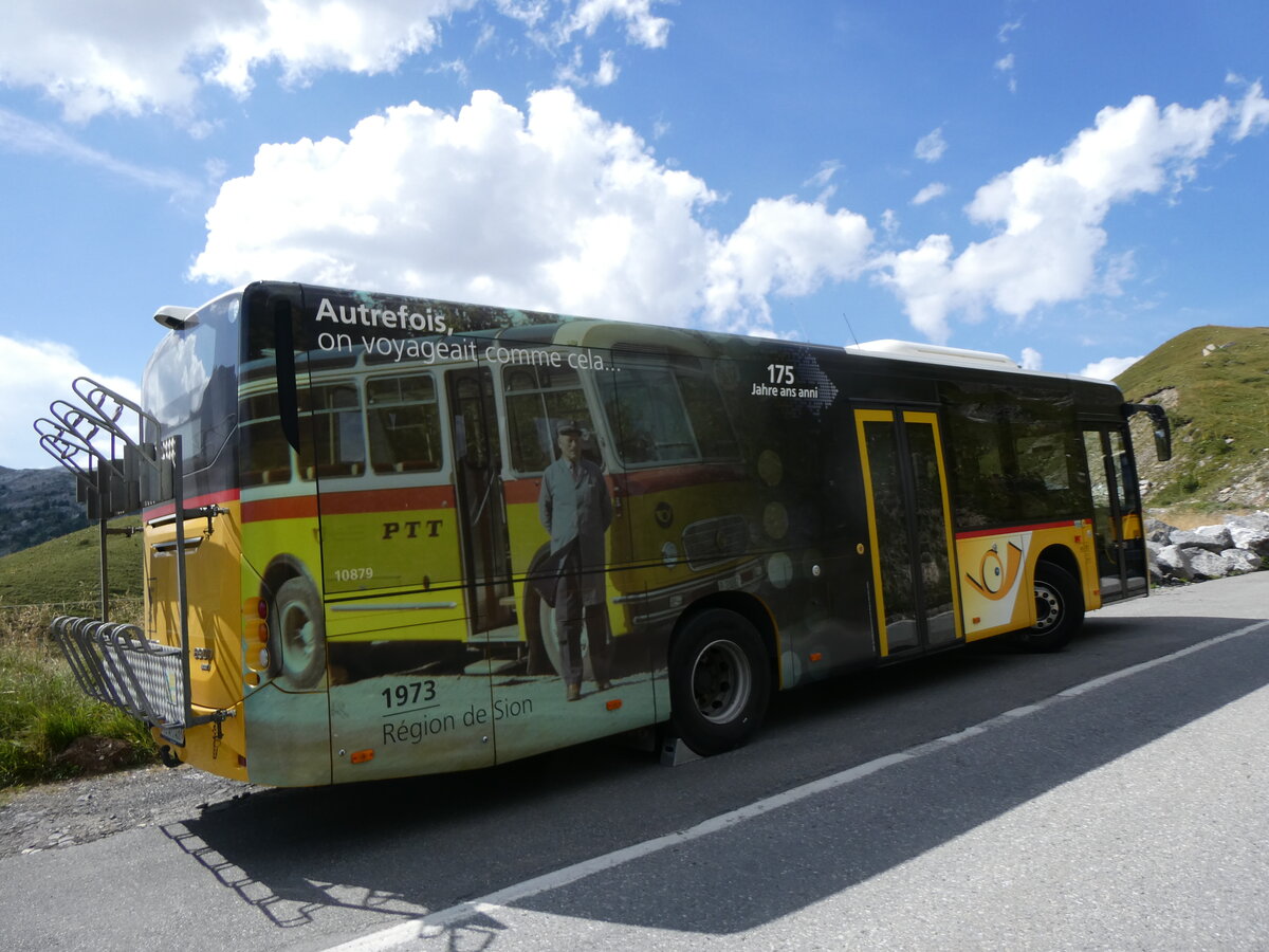 (266'575) - PostAuto Wallis - Nr. 39/VS 471'468/PID 10'879 - Volvo am 1. September 2024 in Savi�se, H�tel Sanetsch