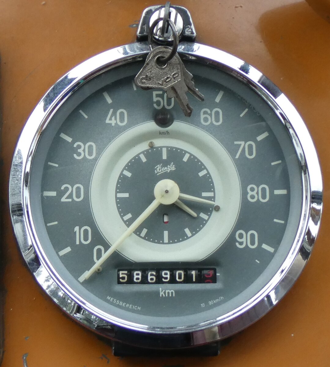 (266'665) - STI Thun - Nr. 15/BE 26'776 - Saurer/Gangloff (ex AvH Heimenschwand Nr. 5) am 5. September 2024 auf der L�derenalp (Detailaufnahme - 586'901,3 Kilometer)