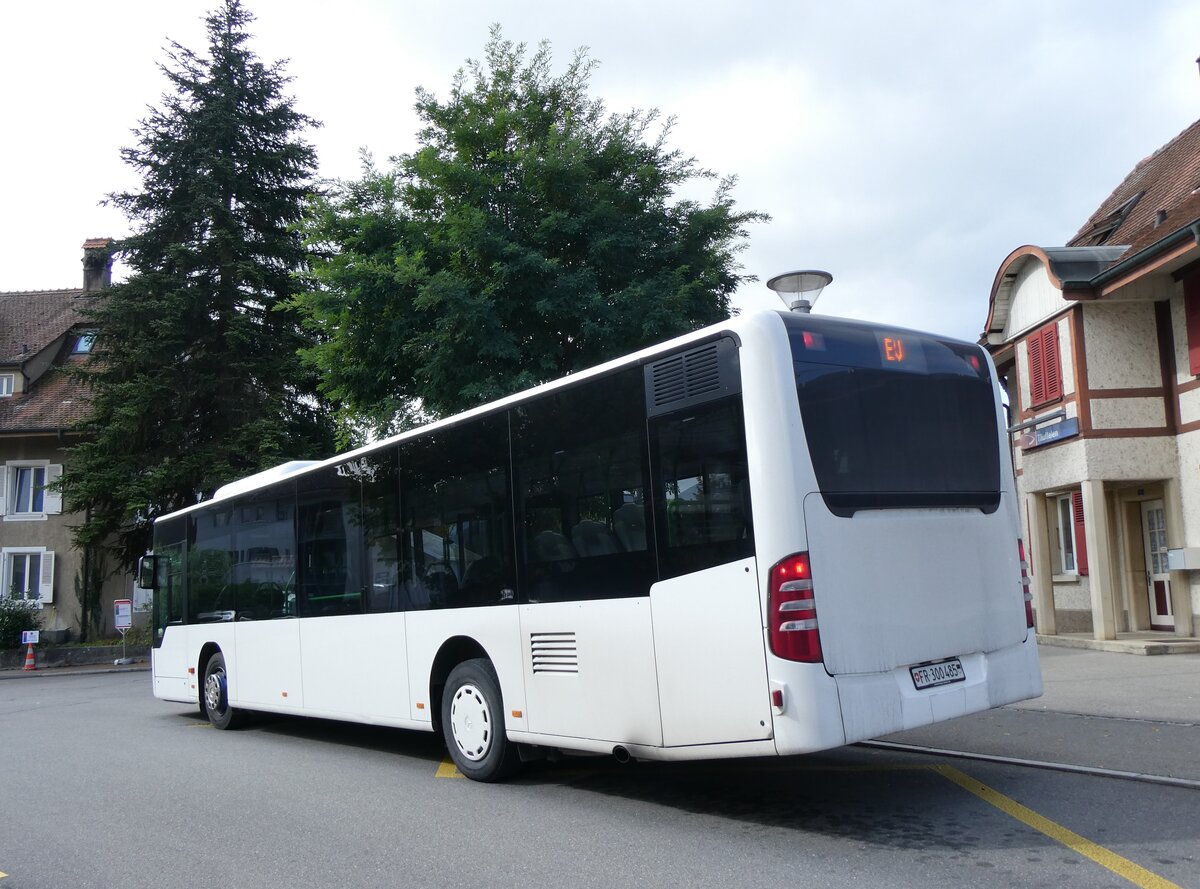 (266'670) - Intertours, Domdidier - Nr. 485/FR 300'485 - Mercedes (ex TPL Lugano Nr. 303) am 6. September 2024 beim Bahnhof T�uffelen