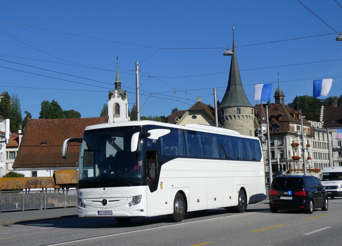 (266'714) - Aus Polen: ??? - DL 5898G - Mercedes am 7. September 2024 in Luzern, Bahnhofbr�cke
