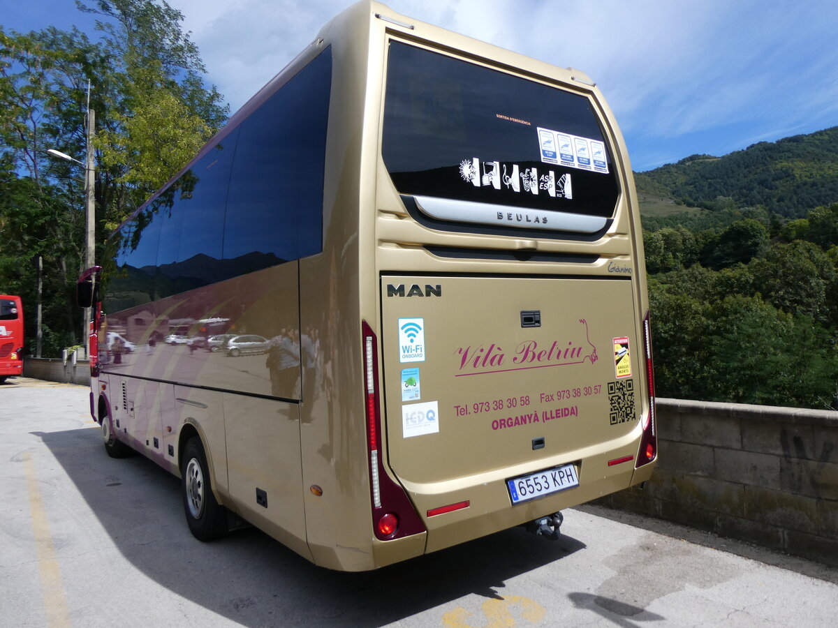 (267'079) - Vil� Betrui, Organy� - 6553 KPH - MAN/Beulas am 16. September 2024 beim Bahnhof Ribes de Freser