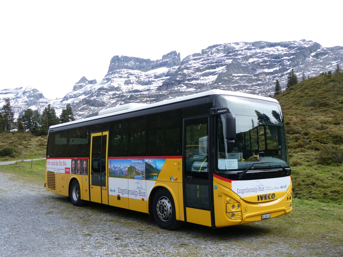 (267'469) - Fl�ck, Brienz - Nr. 24/BE 868'724/PID 11'593 - Iveco am 22. September 2024 auf der Engstlenalp (Einsatz Engstlenalp-Bus)