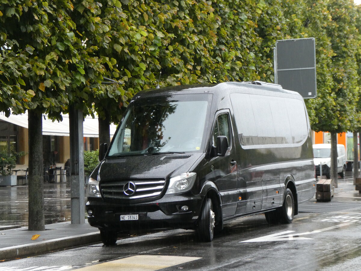 (267'660) - Sunier, Boudevilliers - NE 18'341 - Mercedes am 1. Oktober 2024 beim Bahnhof Neuch�tel