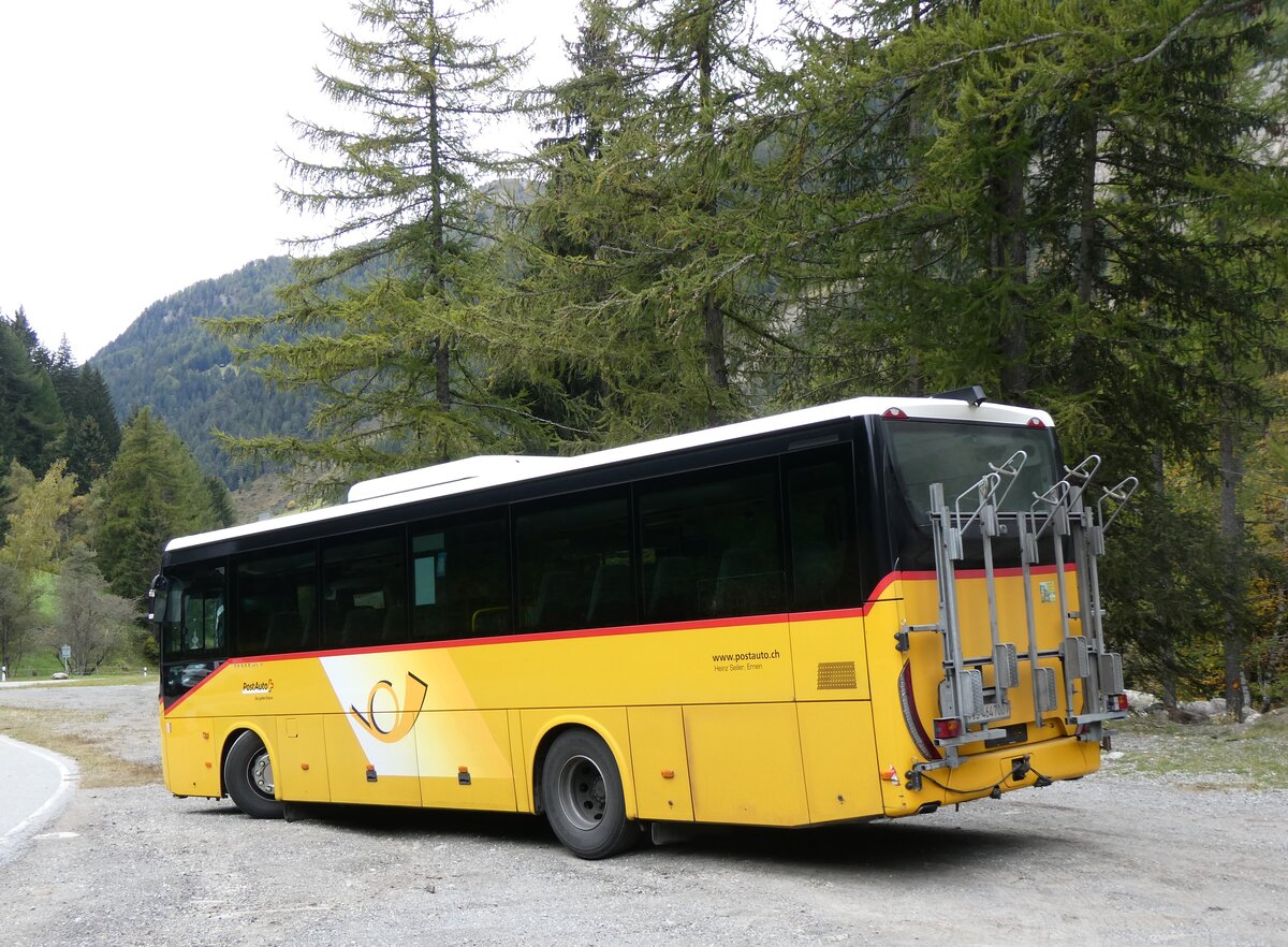 (267'767) - Seiler, Ernen - VS 464'700/PID 10'742 - Iveco (ex PostAuto Wallis) am 6. Oktober 2024 in Binn, F�ld